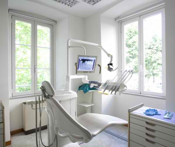 Dental Excellence | Extractions, Sedation Dentistry and Implant Dentistry